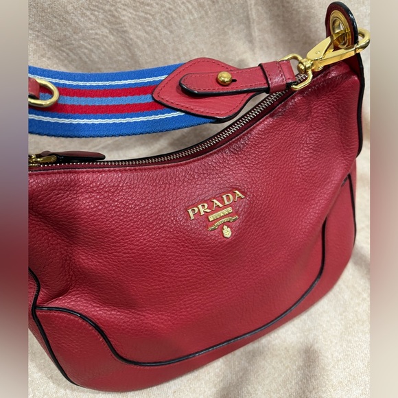 PRADA Vitello Phenix Red Shoulder Bag - Pre-loved - Picture 6 of 16